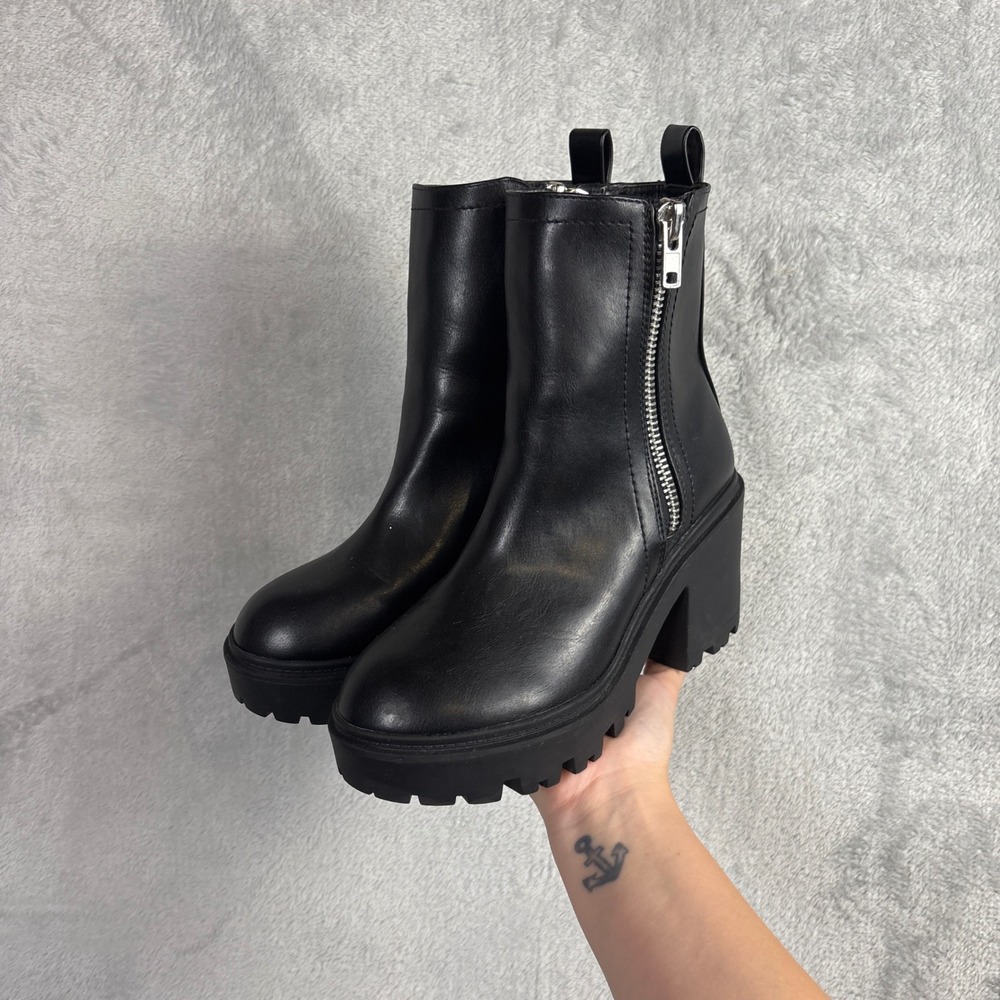 Urban Outfitters Black Faux Leather Chunky Platform Lug Sole Ankle Boots US 7M
